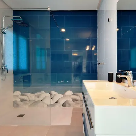 Hannah - Stunning Sea Views - Roof Terrace Villa