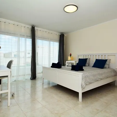 Hannah - Stunning Sea Views - Roof Terrace Villa