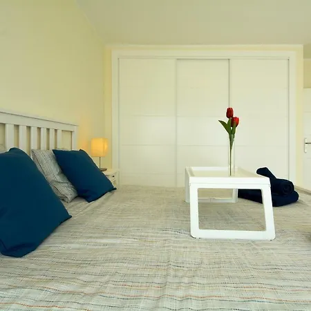 Villa Hannah - Stunning Sea Views - Roof Terrace *