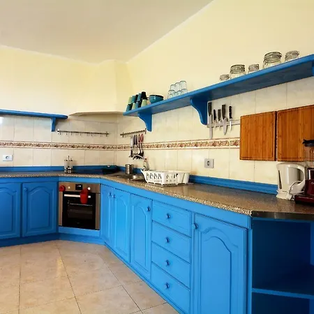 Villa Hannah - Stunning Sea Views - Roof Terrace *