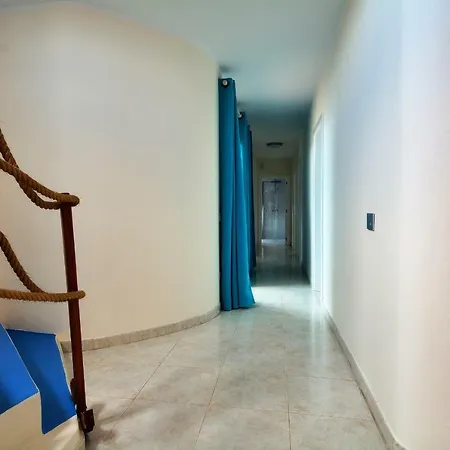 Villa Hannah - Stunning Sea Views - Roof Terrace *