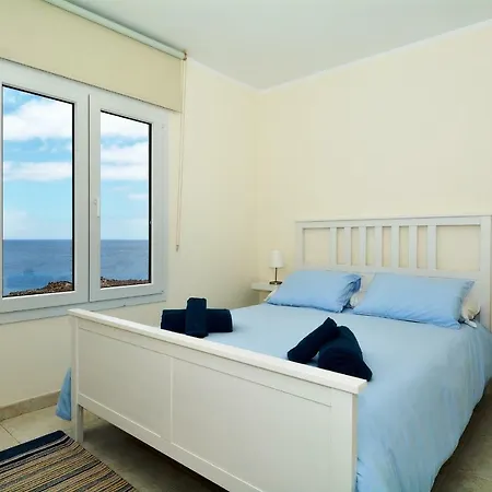 Hannah - Stunning Sea Views - Roof Terrace Villa *
