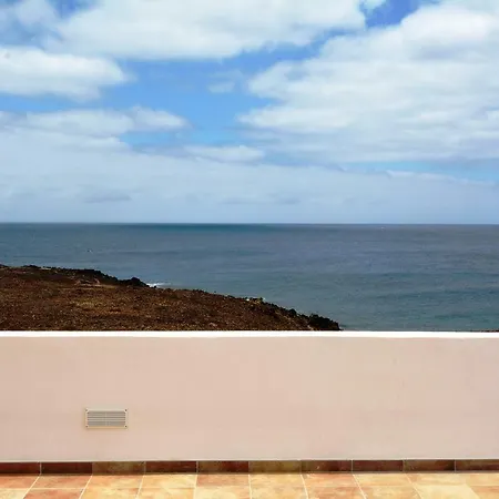 Villa Hannah - Stunning Sea Views - Roof Terrace *