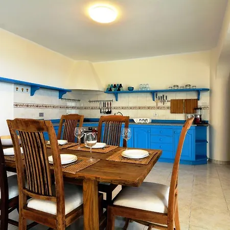 Villa Hannah - Stunning Sea Views - Roof Terrace Costa Teguise
