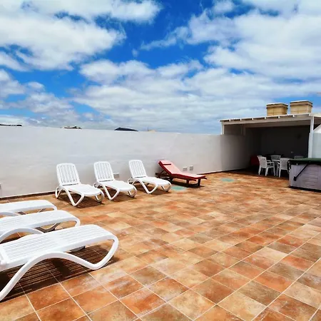 Hannah - Stunning Sea Views - Roof Terrace